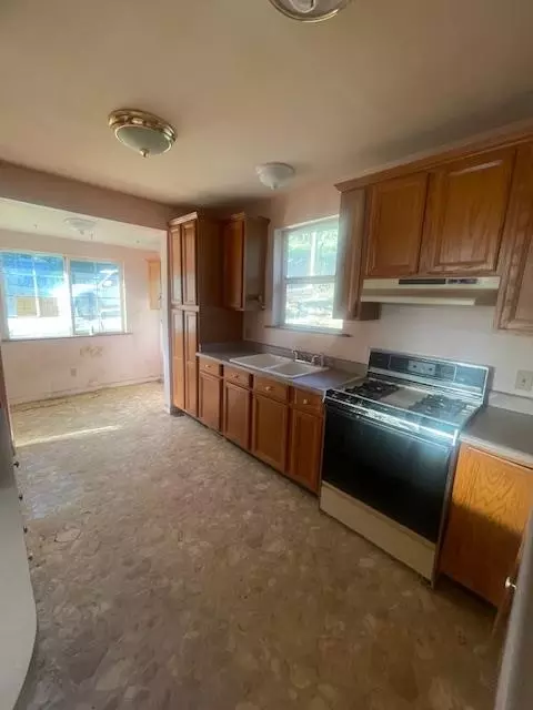 Kitchen - 18910 Bumpy Rd, Grass Valley, CA 95949 photo 7 of 7
