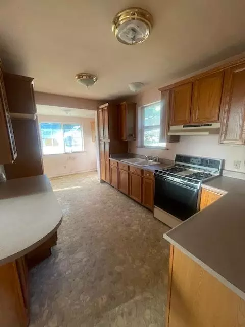 Kitchen - 18910 Bumpy Rd, Grass Valley, CA 95949 photo 3 of 7