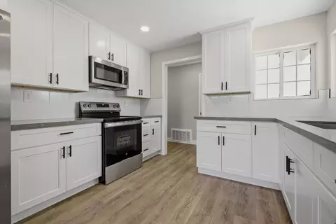 Kitchen - 315 Maple St, Galt, CA 95632 photo 2 of 2