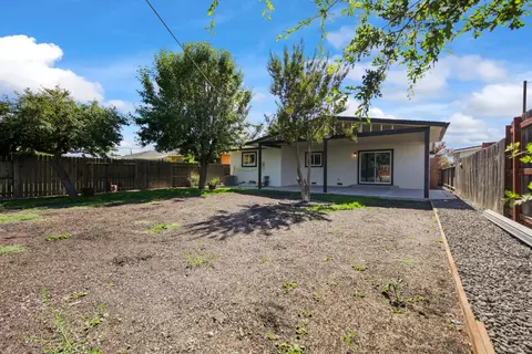 Exterior - 315 Maple St, Galt, CA 95632 photo 7 of 8