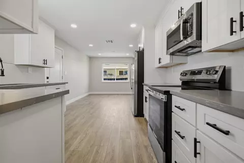 Entry Way - 315 Maple St, Galt, CA 95632 photo 2 of 3
