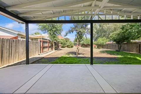 Exterior - 315 Maple St, Galt, CA 95632 photo 2 of 8