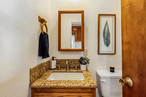 Bath - 2100 Mulberry Ln, Placerville, CA 95667 photo 6 of 6