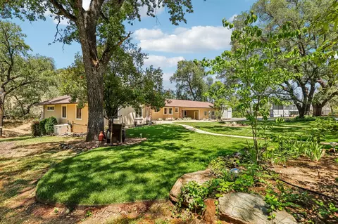 Exterior - 2100 Mulberry Ln, Placerville, CA 95667 photo 4 of 14