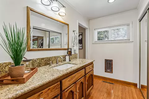 Bath - 2100 Mulberry Ln, Placerville, CA 95667 photo 4 of 6