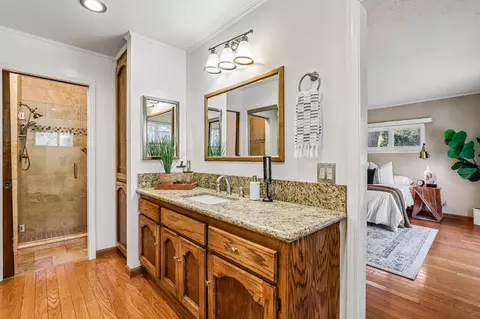 Bath - 2100 Mulberry Ln, Placerville, CA 95667 photo 3 of 6