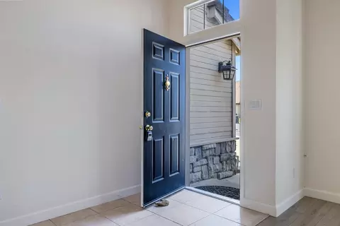 Entry Way - 4608 Sun Stone Ct, Salida, CA 95368 photo 2 of 11
