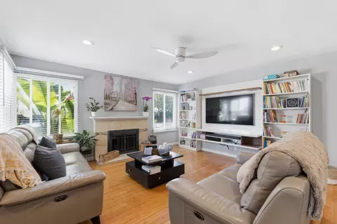 21184 Ocean View Dr, Hayward, CA 94541
