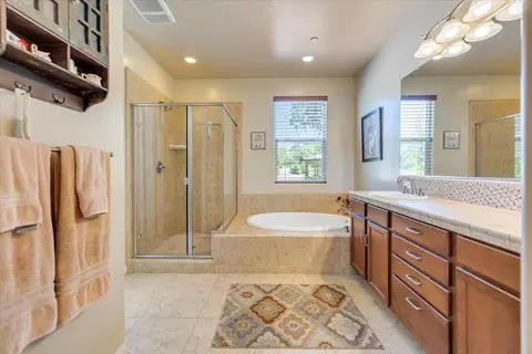 Bath - 119 Hawkridge Ct, Copperopolis, CA 95228 photo 3 of 5