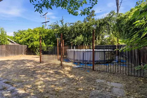 Exterior - 1705 Drexel Dr, Davis, CA 95616 photo 4 of 7