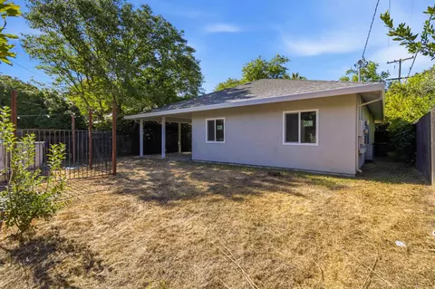 Exterior - 1705 Drexel Dr, Davis, CA 95616 photo 6 of 7