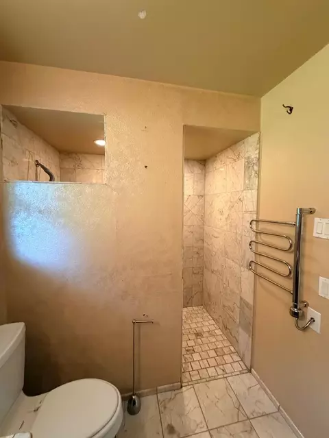 Bath - 1708 Le Bec Ct, Lodi, CA 95240 photo 2 of 5