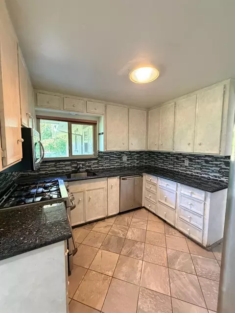 Kitchen - 1708 Le Bec Ct, Lodi, CA 95240 photo 1 of 2