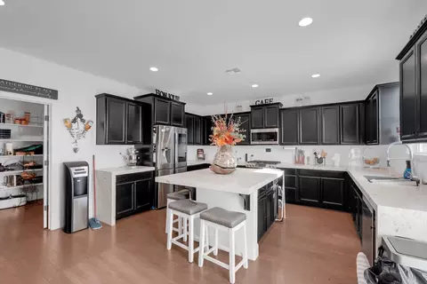 Kitchen - 1655 Cady Ln, Ripon, CA 95366 photo 3 of 4