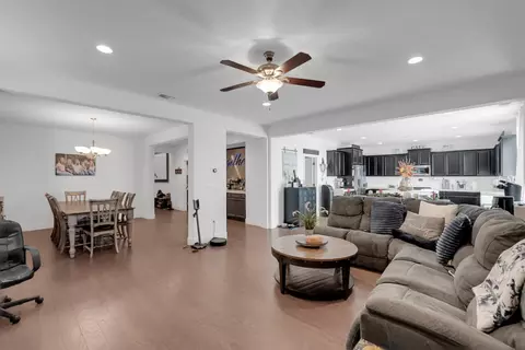 Entry Way - 1655 Cady Ln, Ripon, CA 95366 photo 3 of 9