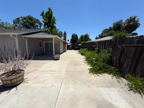 Exterior - 2601 Temperate Ct, Modesto, CA 95358 photo 7 of 8