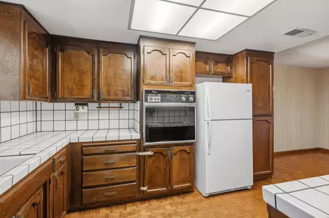 Kitchen - 2628 Turquoise Ct, Modesto, CA 95355 photo 2 of 6