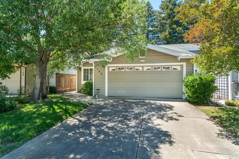 1142 Meadow Gate Dr, Roseville, CA 95661