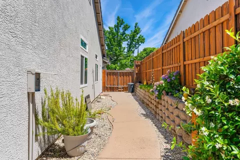 Exterior - 2085 Archer Cir, Rocklin, CA 95765 photo 11 of 11