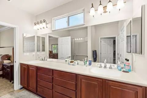 Bath - 2507 Bellchase Dr, Manteca, CA 95336 photo 2 of 3