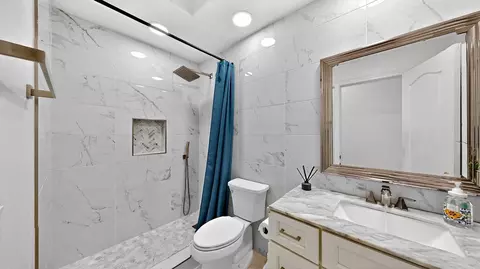 Bath - 1267 Casual Ln, Turlock, CA 95382 photo 1 of 7