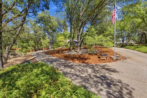 1080 Squirrel Creek Pl, Auburn, CA 95602