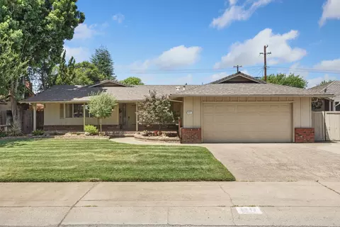1711 W Tokay St, Lodi, CA 95242