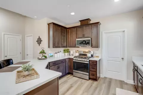 Kitchen - 3884 Opal Trl, Pollock Pines, CA 95726 photo 2 of 5