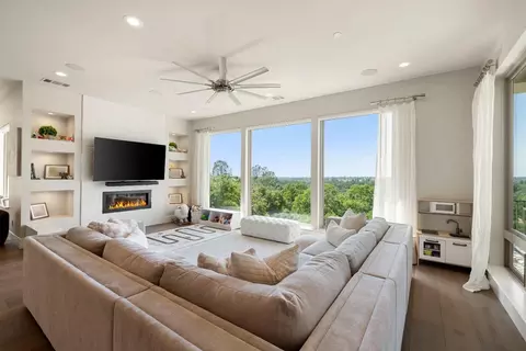 Living - 4023 Cornwall Ct, Rocklin, CA 95677 photo 4 of 9