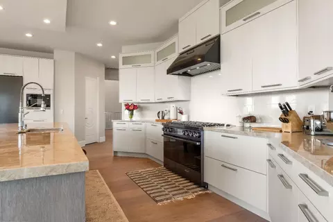 Kitchen - 4023 Cornwall Ct, Rocklin, CA 95677 photo 4 of 8