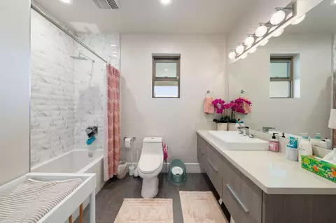 Bath - 4023 Cornwall Ct, Rocklin, CA 95677 photo 7 of 8
