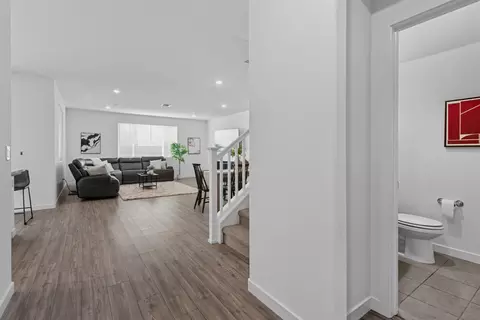 Entry Way - 17516 Gemini Ct, Lathrop, CA 95330 photo 3 of 14