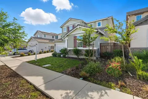 Exterior - 17516 Gemini Ct, Lathrop, CA 95330 photo 3 of 8