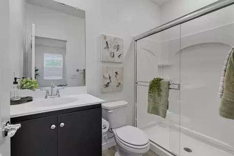 Bath - 17516 Gemini Ct, Lathrop, CA 95330 photo 1 of 5