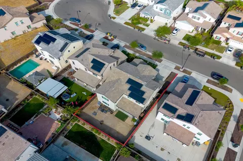 View/Area - 17516 Gemini Ct, Lathrop, CA 95330 photo 4 of 9