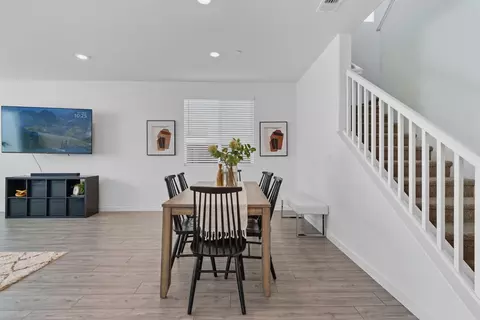 Dining - 17516 Gemini Ct, Lathrop, CA 95330 photo 2 of 4
