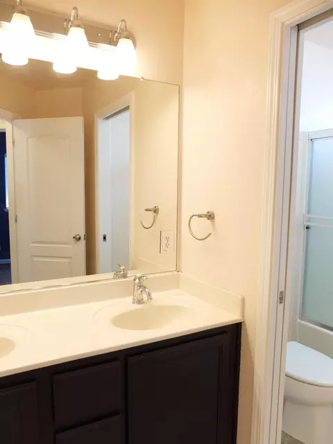 Bath - 3304 Cardinal Flower Ave, Modesto, CA 95355 photo 6 of 7