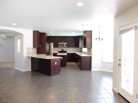 Kitchen - 3304 Cardinal Flower Ave, Modesto, CA 95355 photo 4 of 5