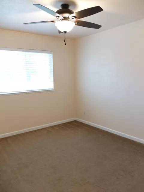 Bedroom - 3304 Cardinal Flower Ave, Modesto, CA 95355 photo 5 of 7