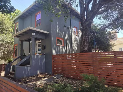 704 E 17th St, Oakland, CA 94606