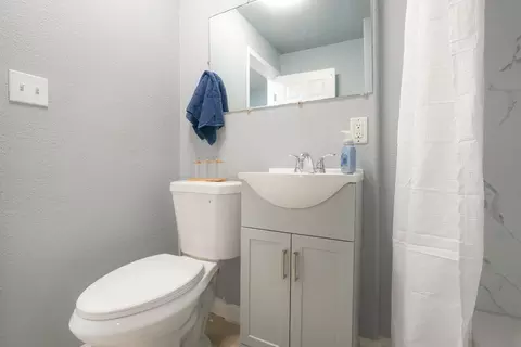 Bath - 118 Mcgregor, Merced, CA 95341 photo 2 of 2