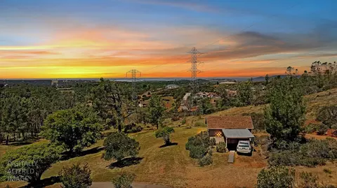 2580 Sunny Hill Rd, Rescue, CA 95672