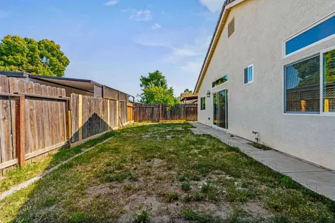 Exterior - 1316 Riverette Dr, Modesto, CA 95351 photo 6 of 8