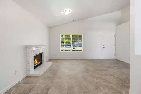 Living - 1316 Riverette Dr, Modesto, CA 95351 photo 4 of 7