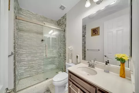 Bath - 2105 Steinbeck, Modesto, CA 95356 photo 4 of 4
