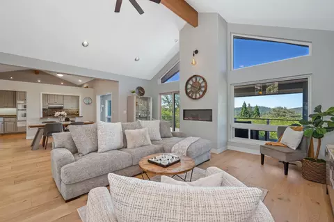 12253 Wanderer Rd, Auburn, CA 95602