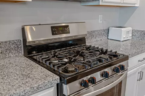Kitchen - 2662 Taft Ave, Manteca, CA 95337 photo 3 of 3