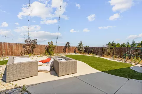 Exterior - 2662 Taft Ave, Manteca, CA 95337 photo 7 of 9