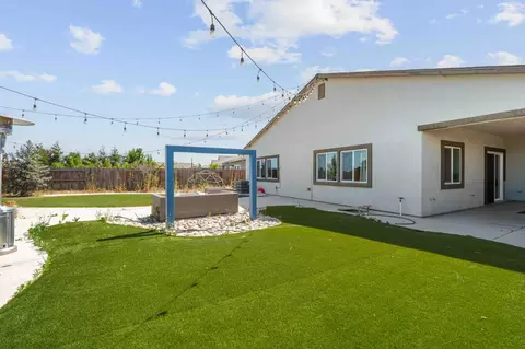Exterior - 2662 Taft Ave, Manteca, CA 95337 photo 6 of 9