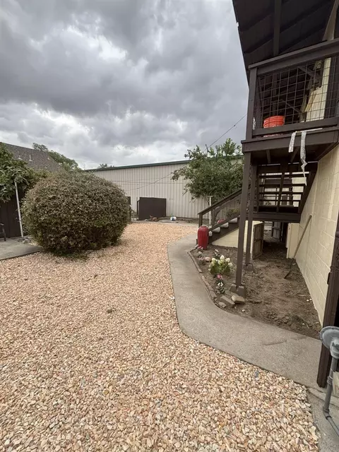 Exterior - 718 6th St, Modesto, CA 95354 photo 3 of 12